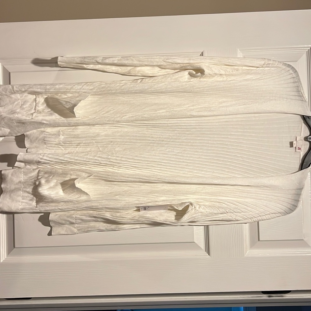 Cream/white cardigan